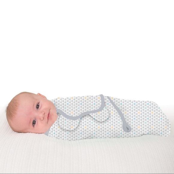 SwaddleMe large 3-6 months 2pack swaddles - Picture 2 of 3